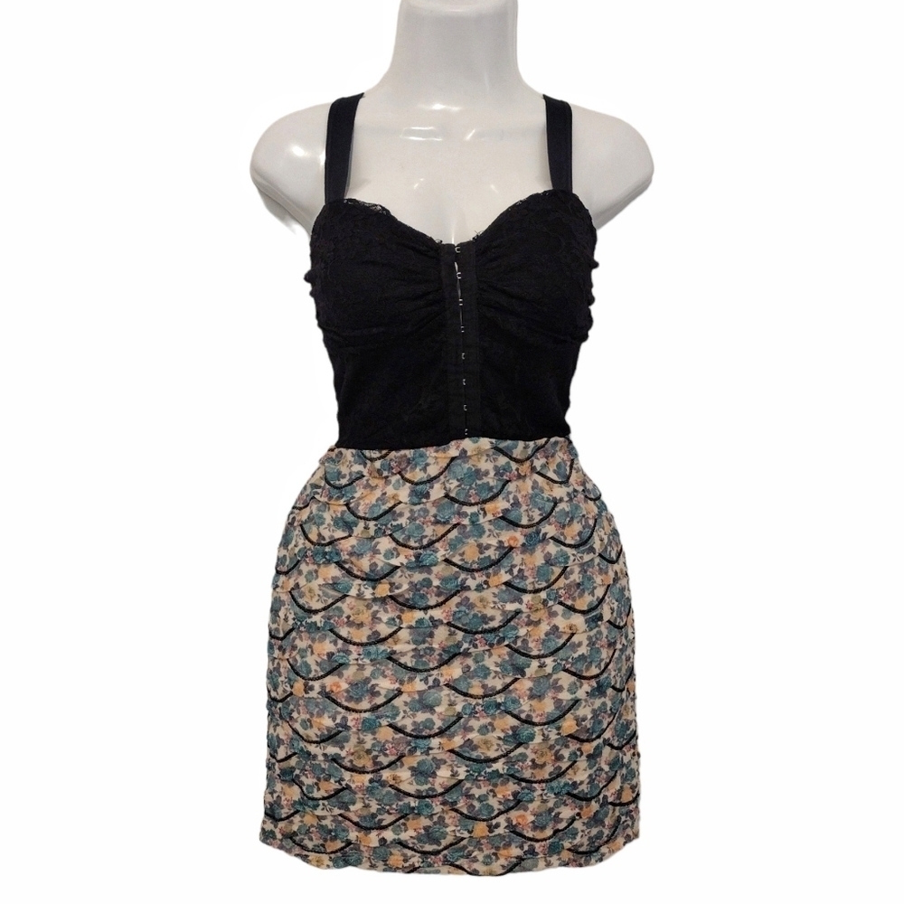 Estam - Lace Floral Mermaid Mini Dress